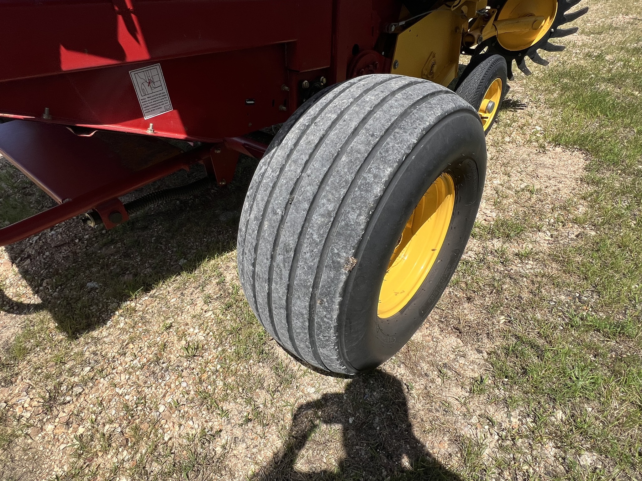  2015 New Holland Rollbelt 550 at Heritage Tractor in Rolla, MO