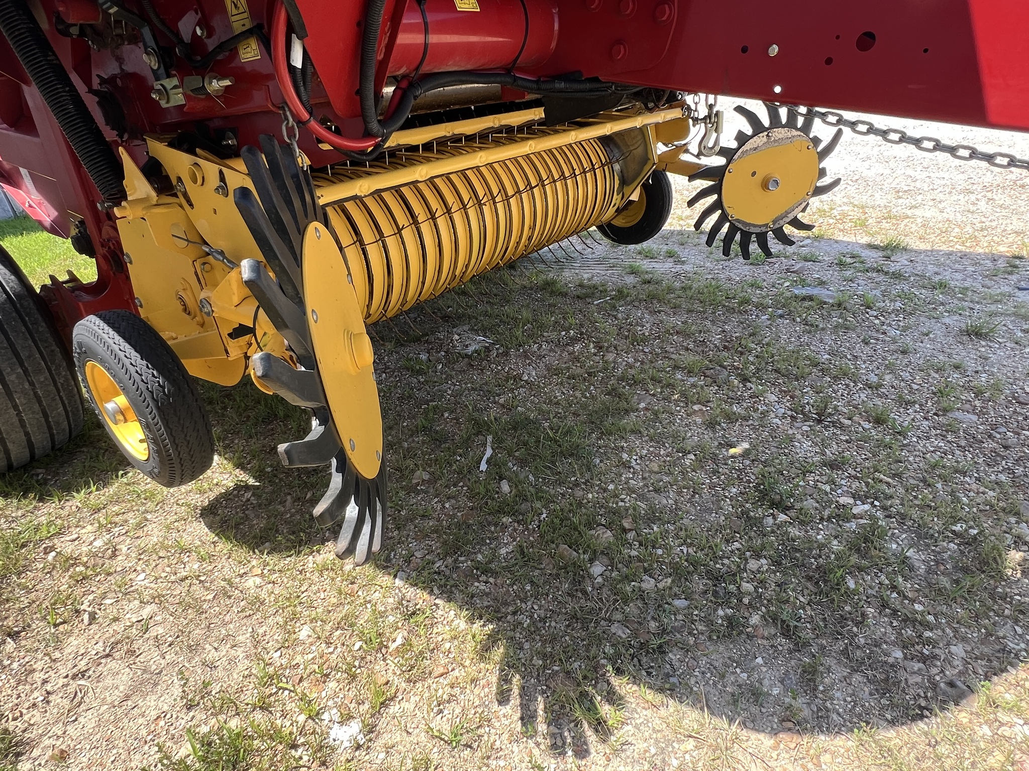  2015 New Holland Rollbelt 550 at Heritage Tractor in Rolla, MO