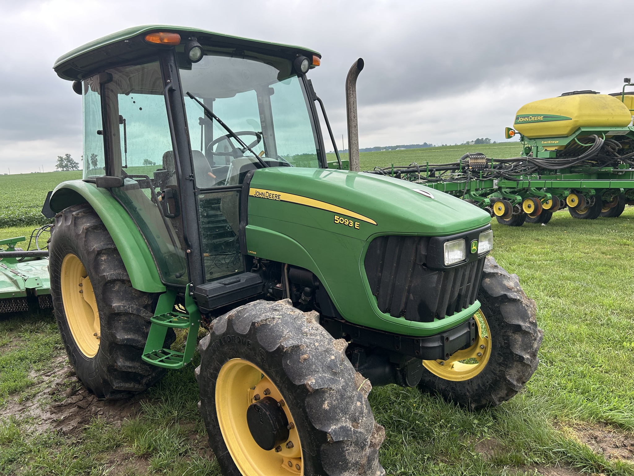 2010 John Deere 5093E Image 19
