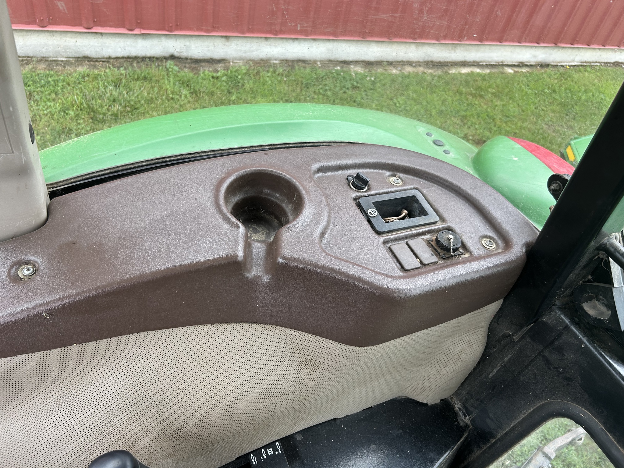 2010 John Deere 5093E Image 8