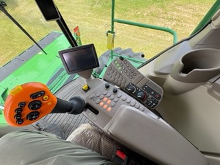 Used 2018 John Deere W235 Windrowers at Horizon Ag & Turf in Mayerthorpe, AB - Photo7