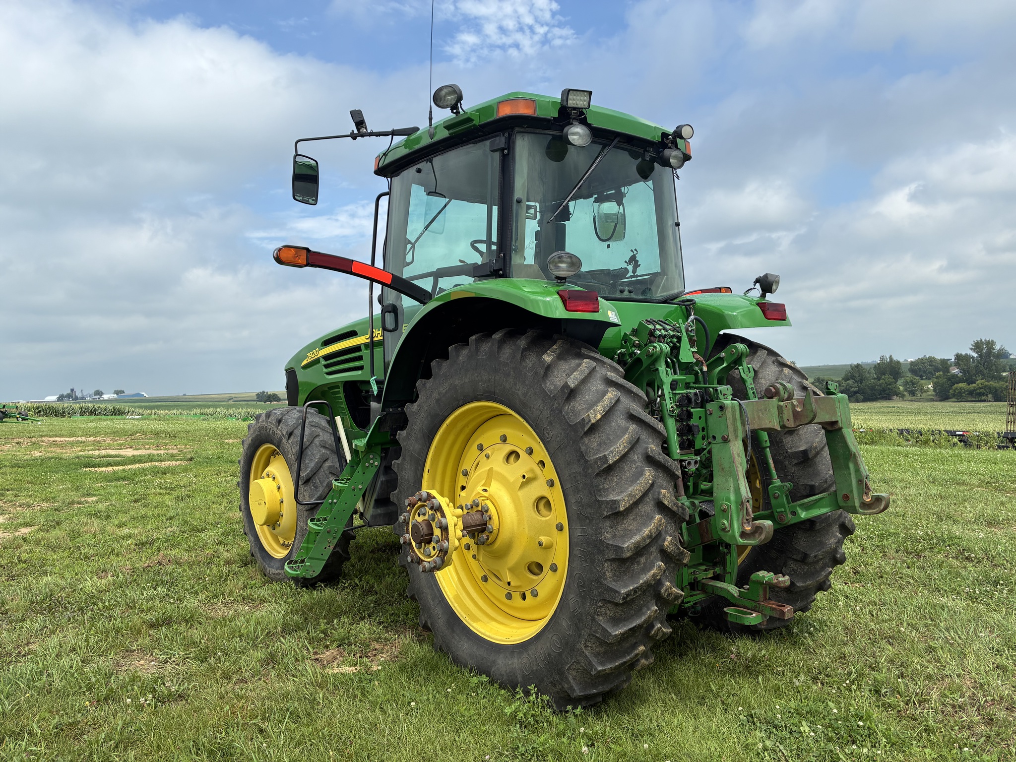 2006 John Deere 7920 Image 2