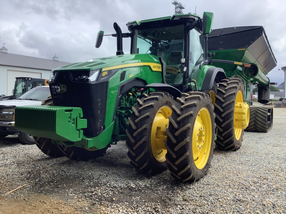 2025 John-Deere 8R 340