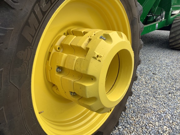 2025 John-Deere 8R 340