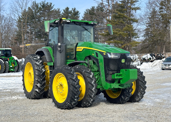 2025 John-Deere 8R 340