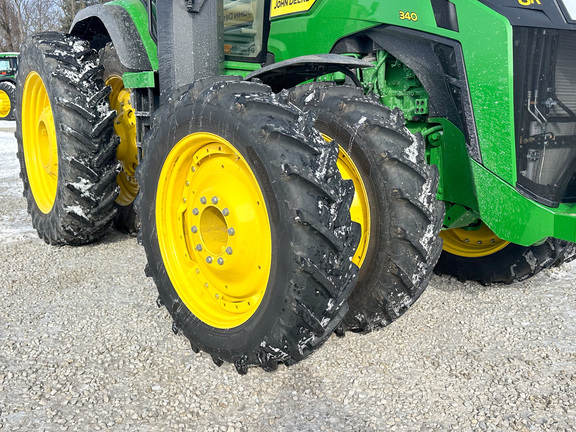 2025 John-Deere 8R 340