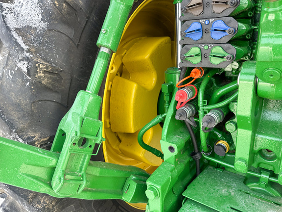 2025 John-Deere 8R 340