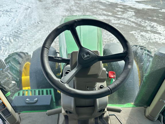 2025 John-Deere 8R 340