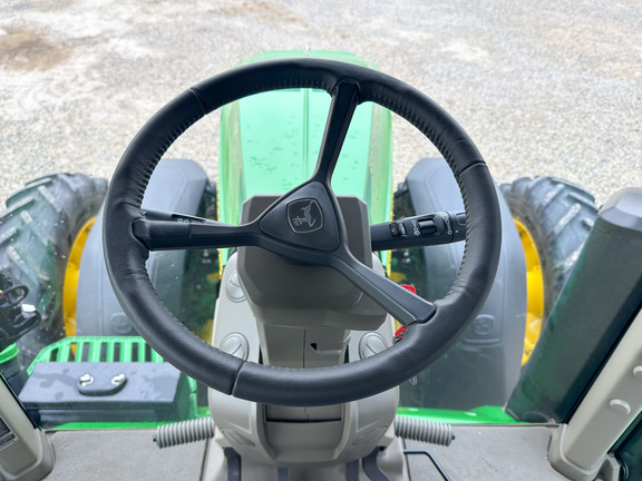 2025 John-Deere 8R 340