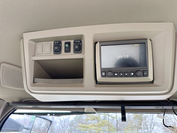 2025 John-Deere 8R 340