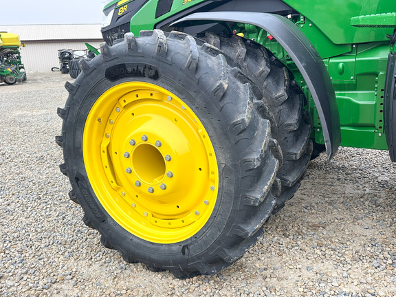 2025 John-Deere 8R 340