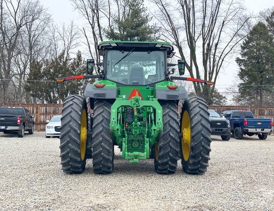 2025 John-Deere 8R 340