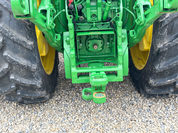 2025 John-Deere 8R 340