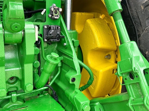 2025 John-Deere 8R 340