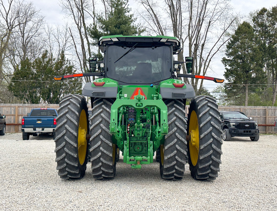 2025 John-Deere 8R 340