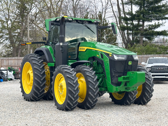 2025 John-Deere 8R 340