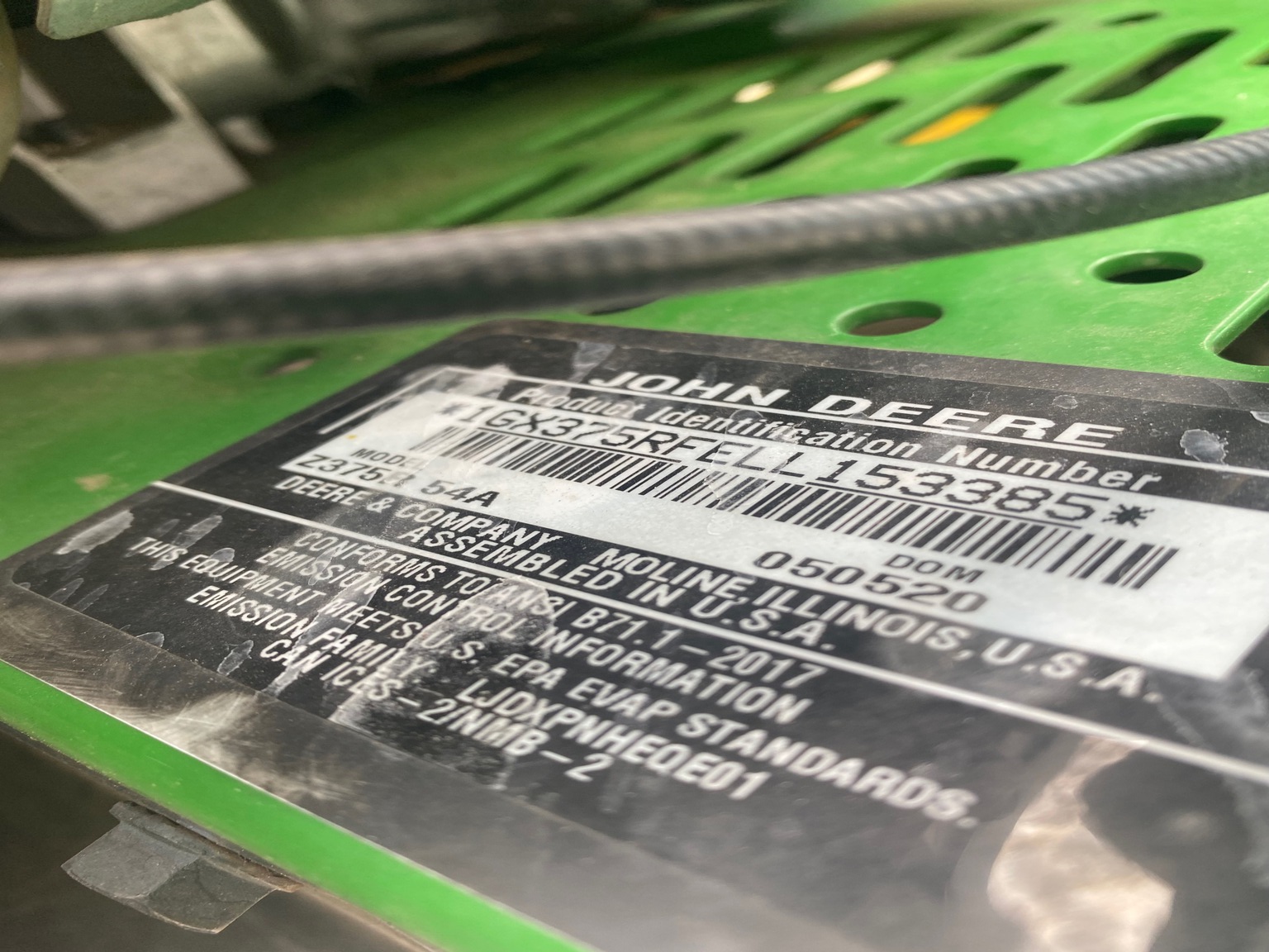 2020 John Deere Z375R Image 16