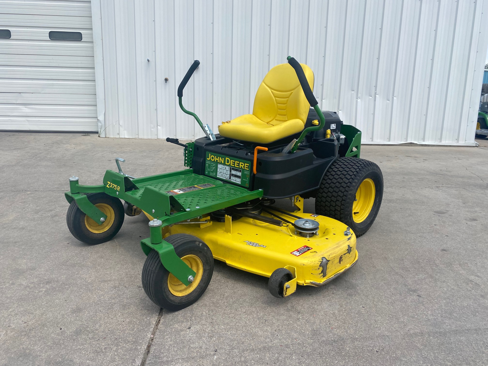 2020 John Deere Z375R Image 1