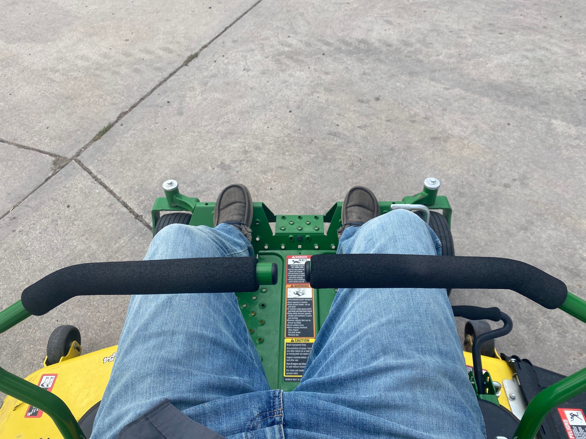 2020 John Deere Z375R Image 12