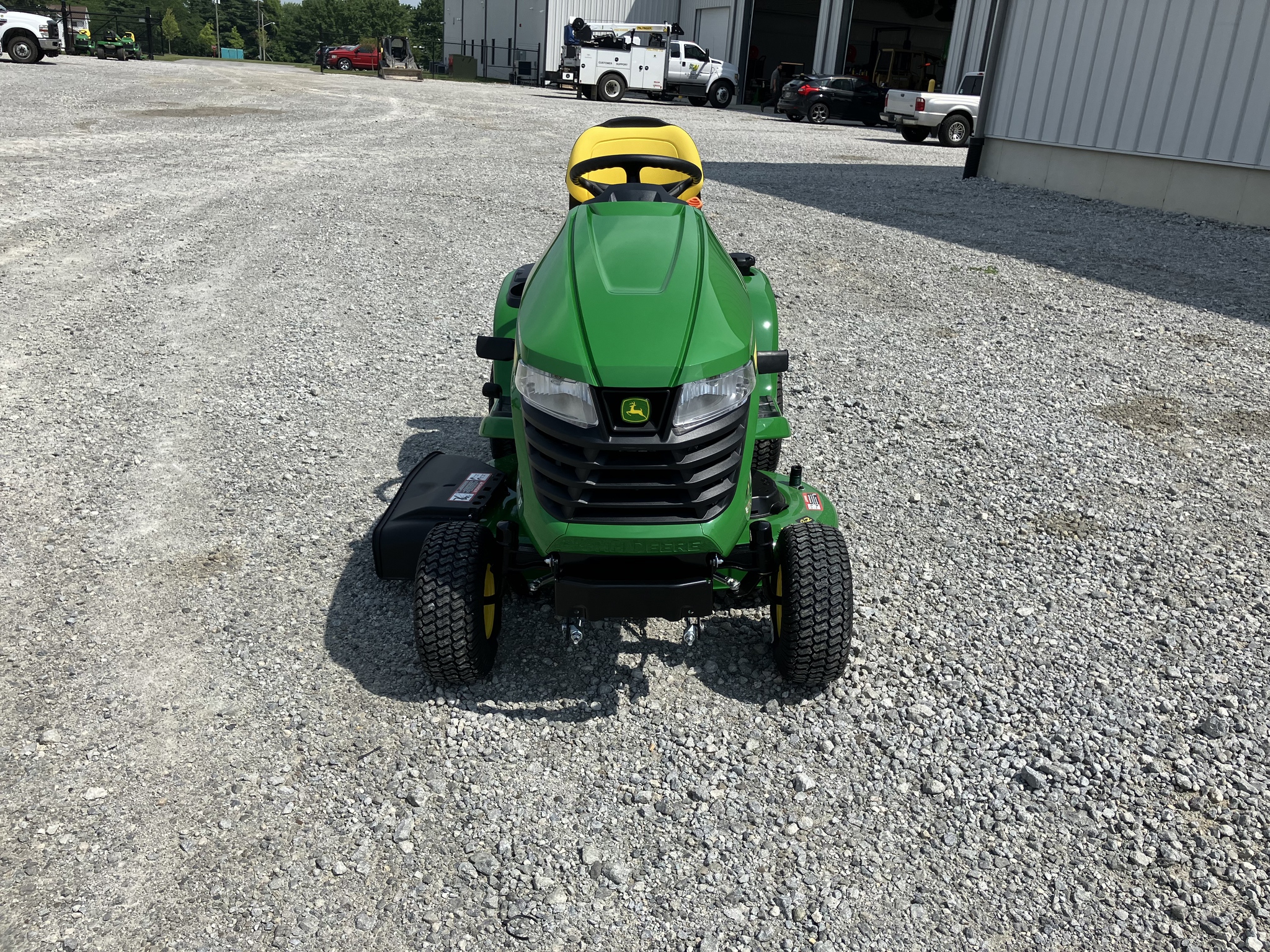 2025 John Deere X350 Image 2