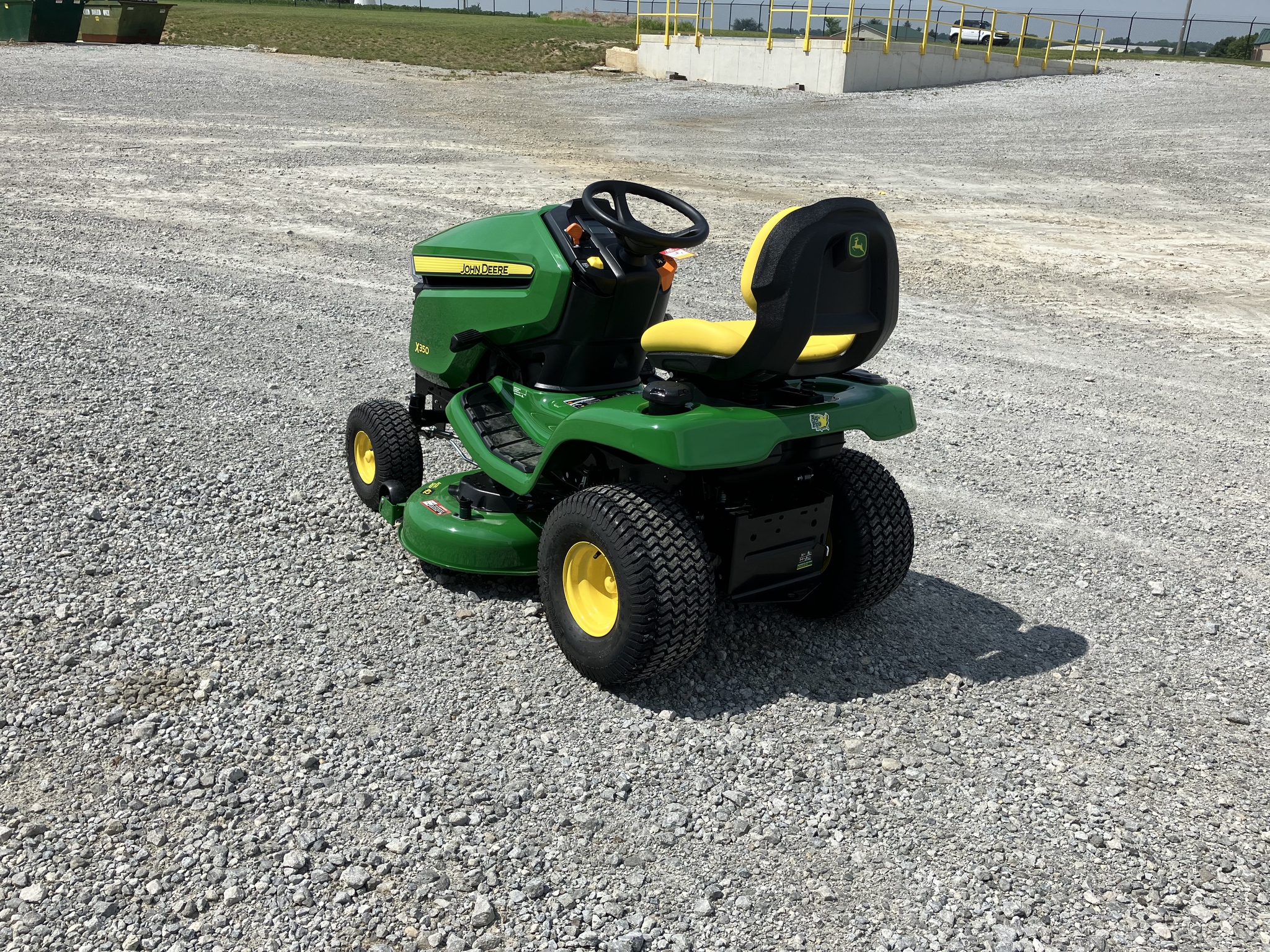 2025 John Deere X350 Image 3