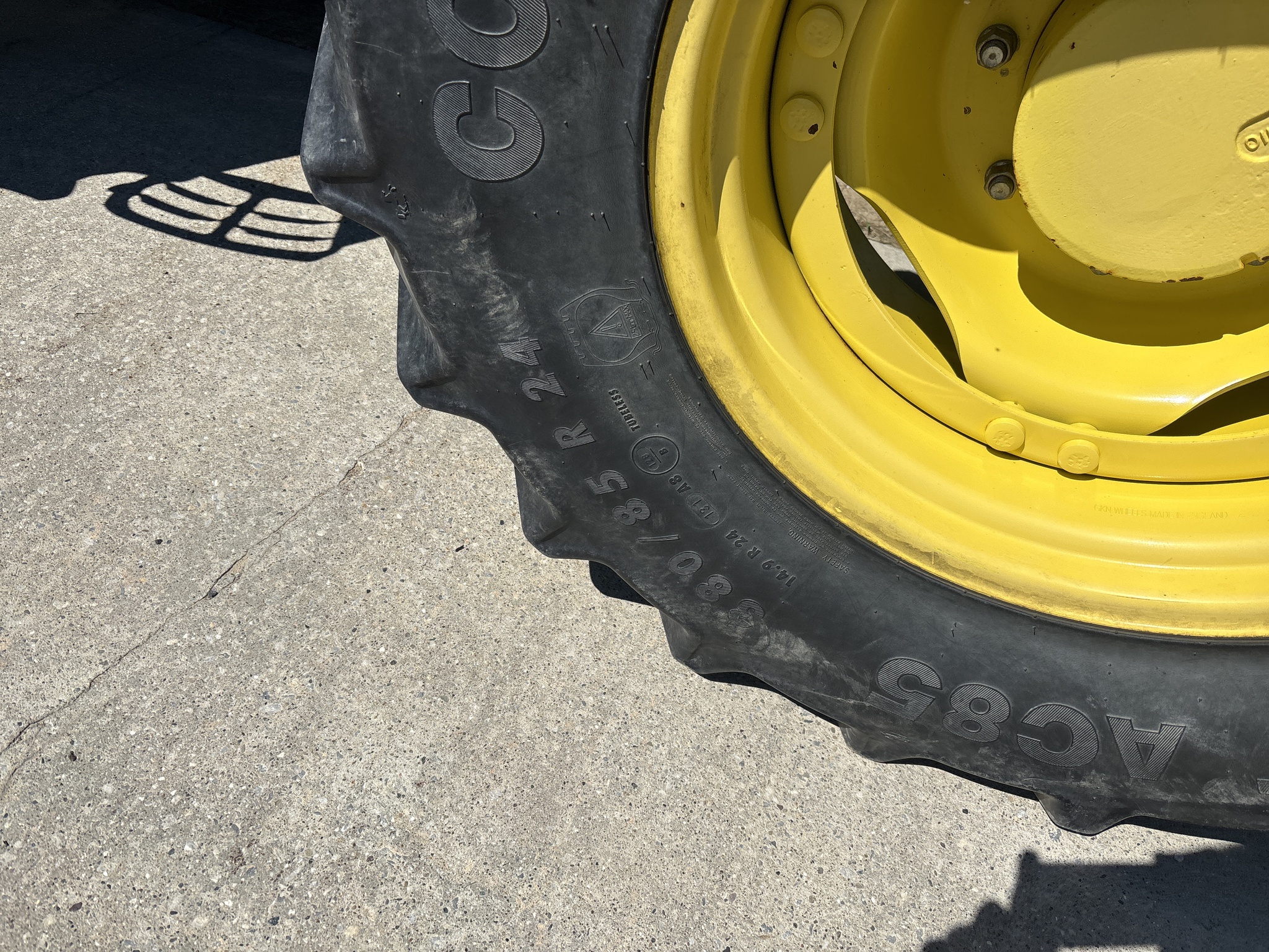 2009 John Deere 6430 Image 4