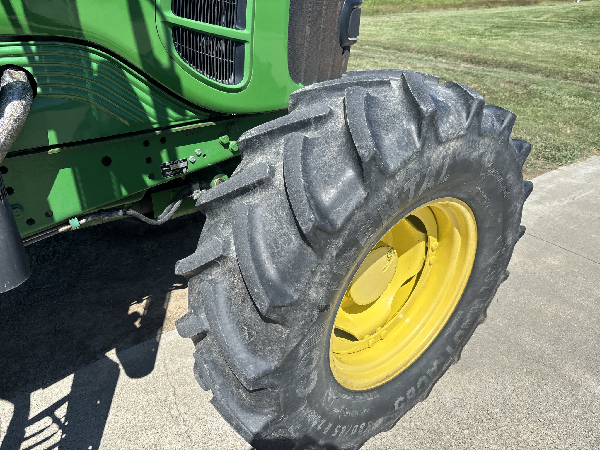 2009 John Deere 6430 Image 9