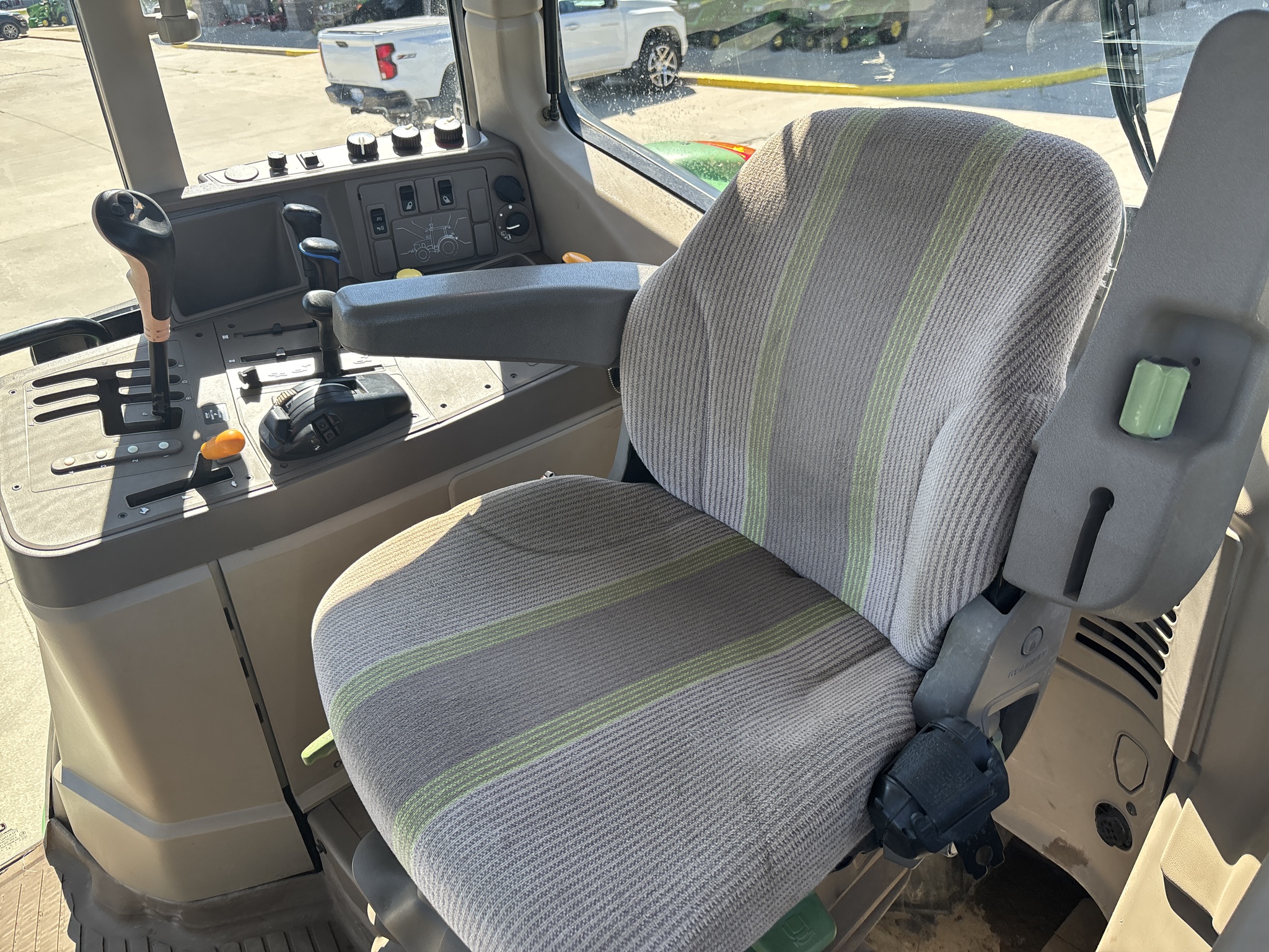 2009 John Deere 6430 Image 10