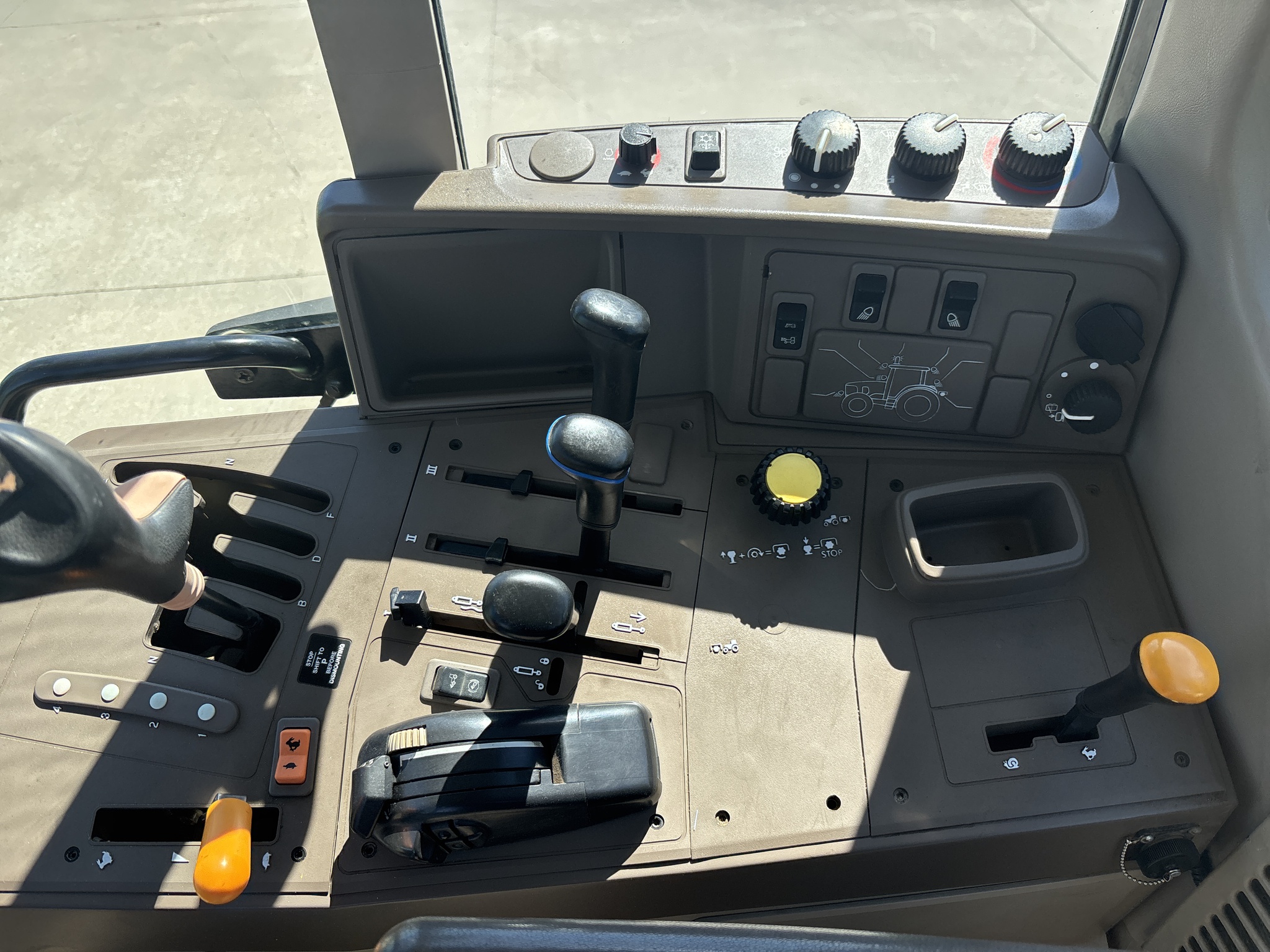 2009 John Deere 6430 Image 13