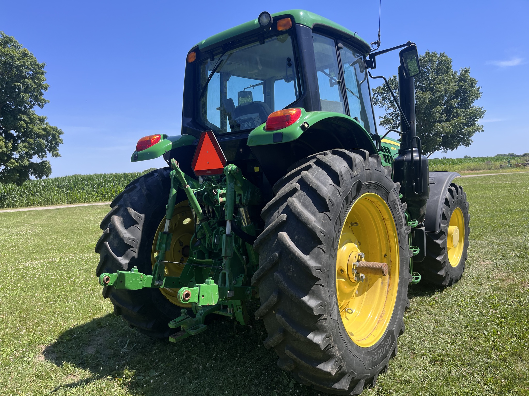 2019 John Deere 6155M Image 2