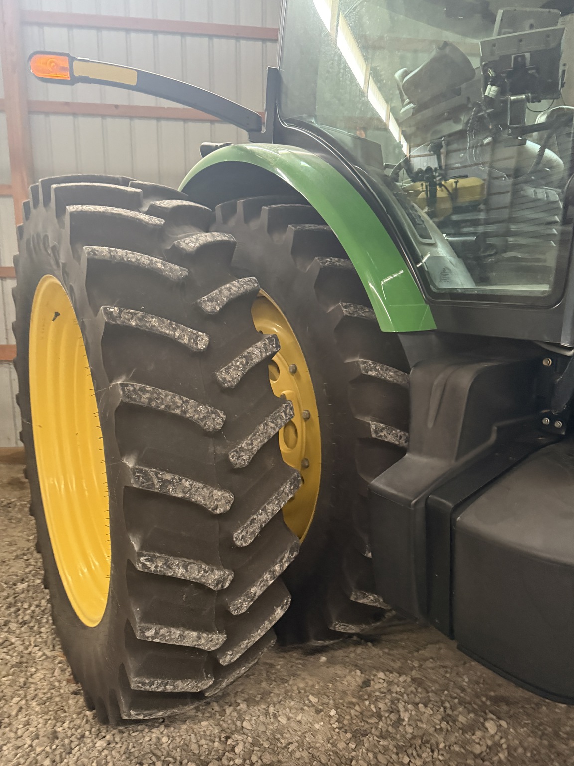 2010 John Deere 8270R Image 5