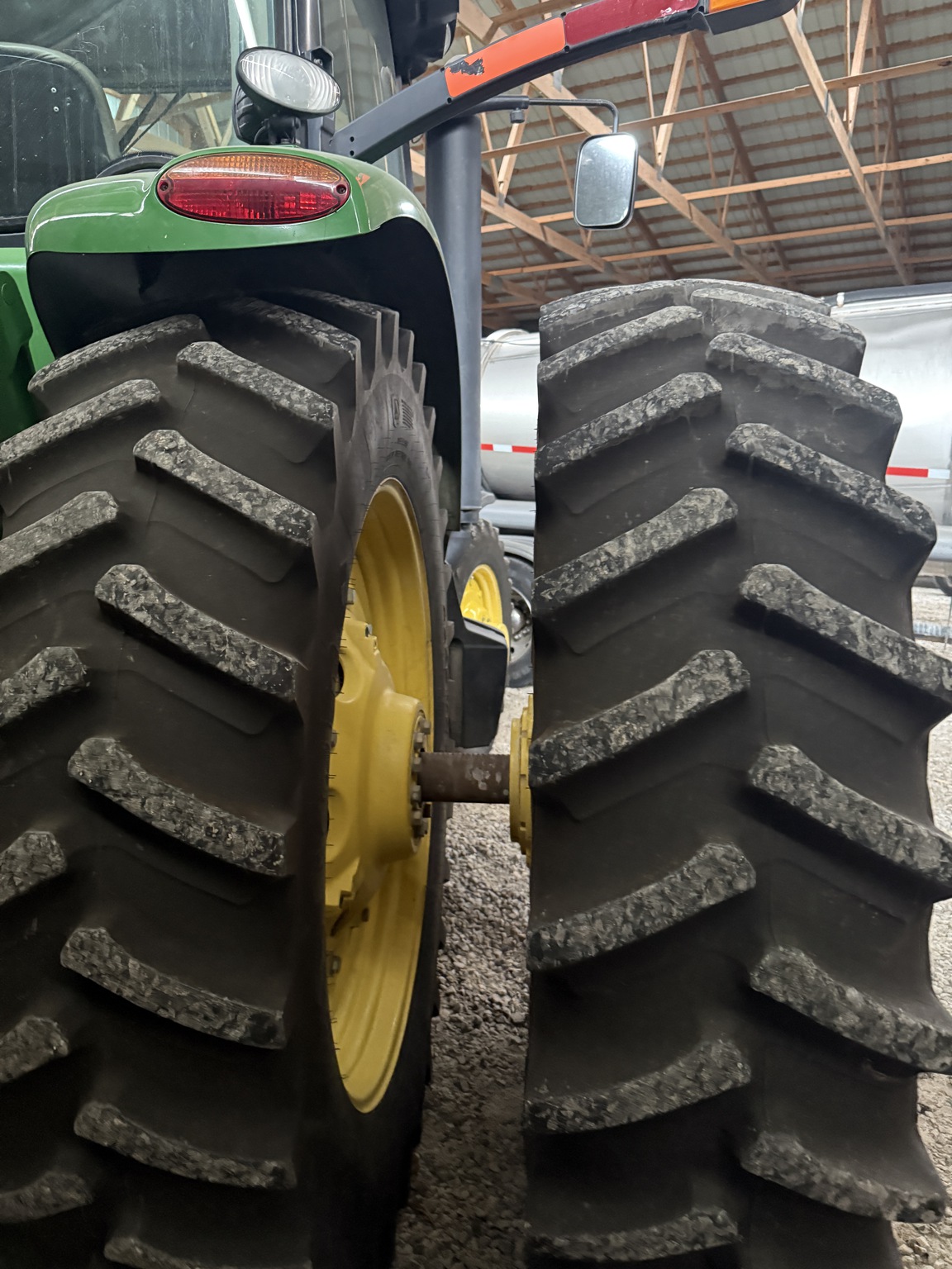 2010 John Deere 8270R Image 7