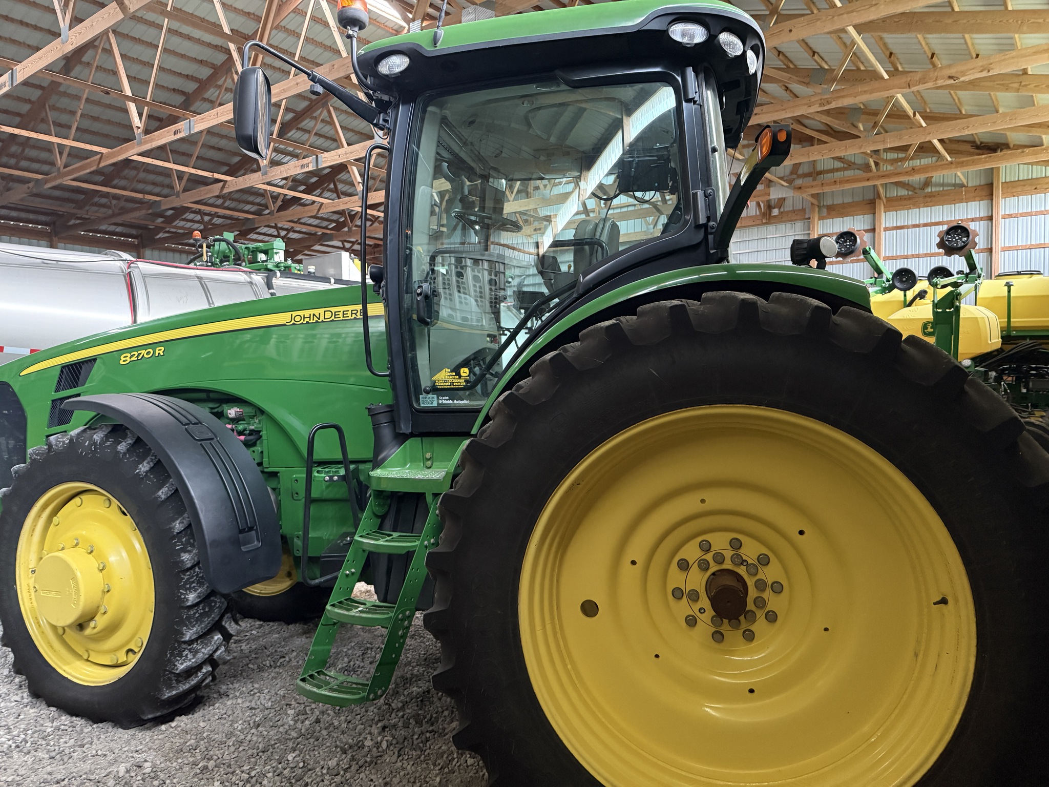 2010 John Deere 8270R Image 11