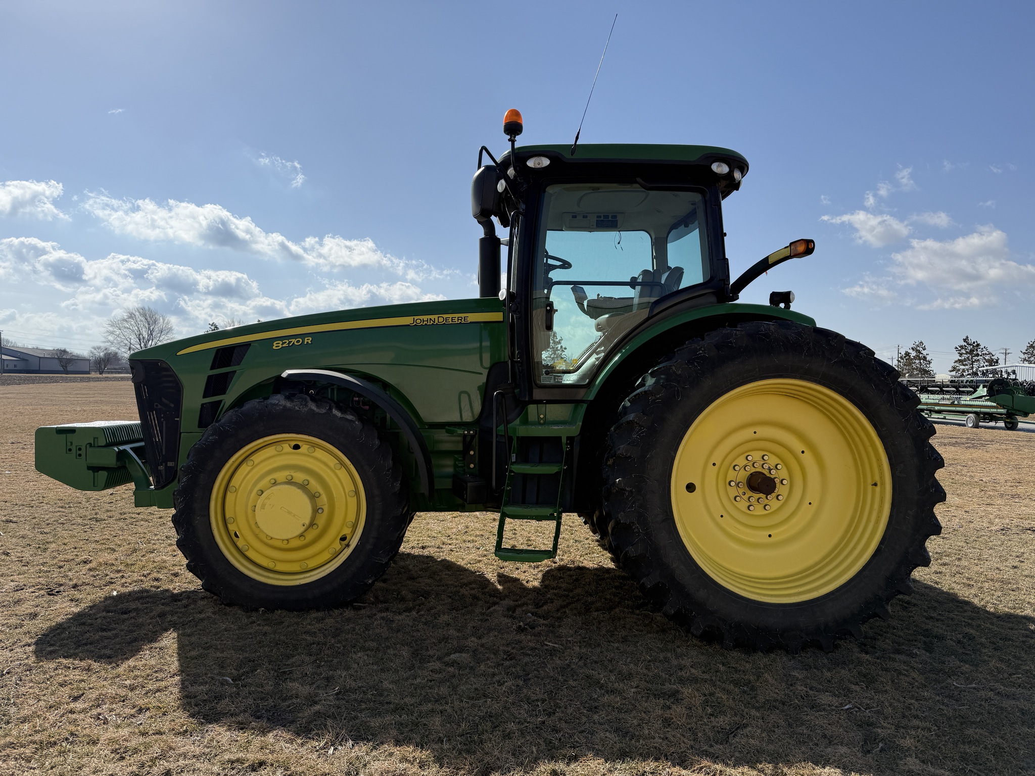2010 John Deere 8270R Image 6