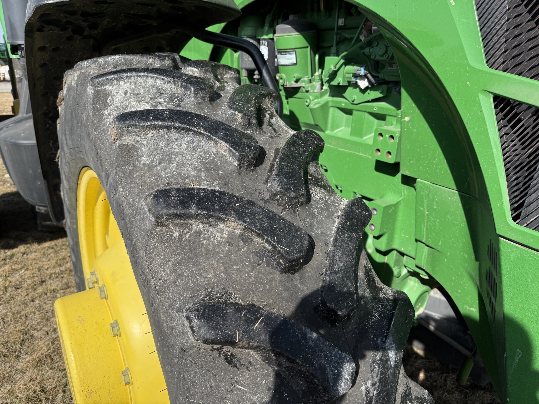 2010 John Deere 8270R Image 12