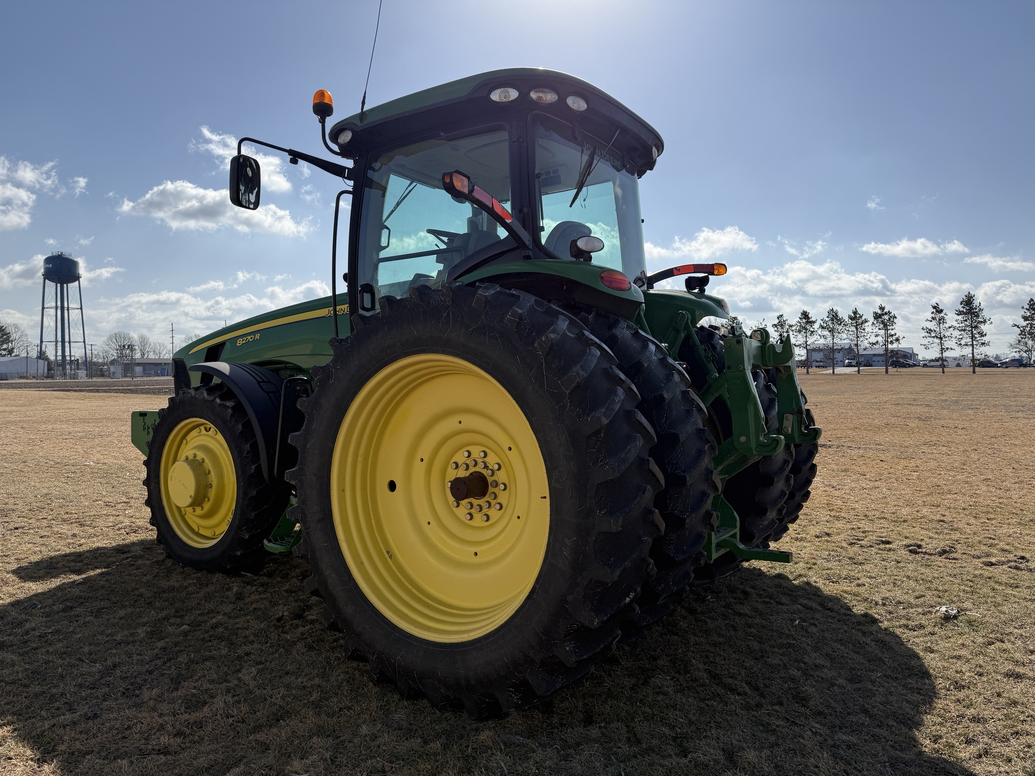 2010 John Deere 8270R Image 19