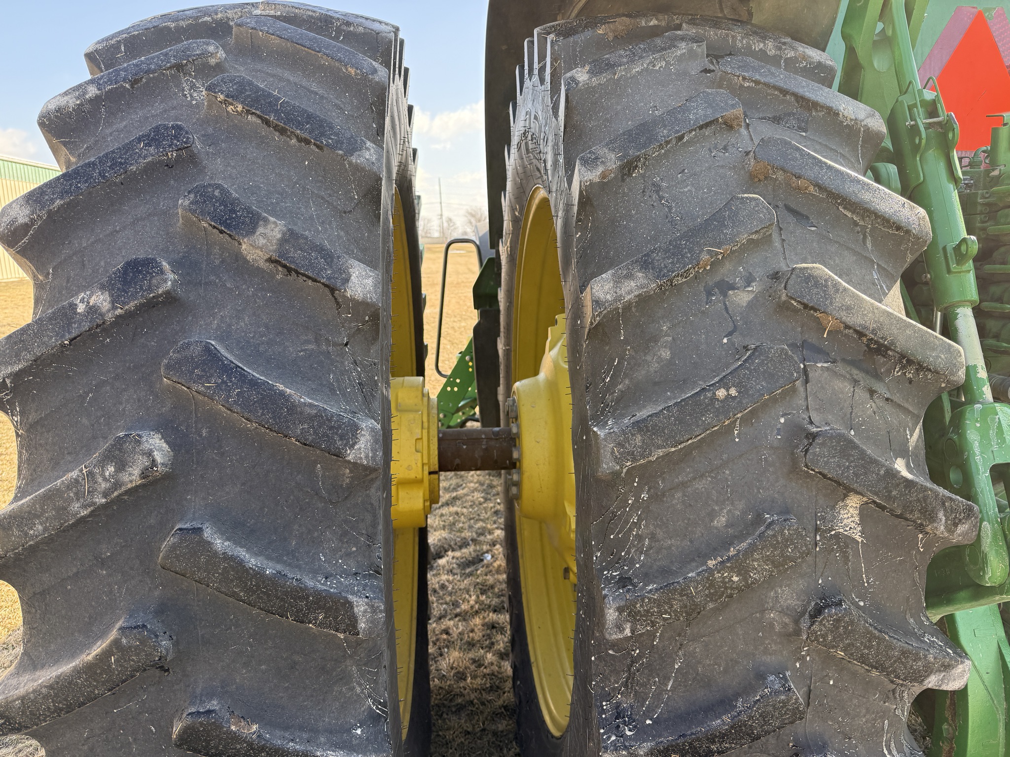 2010 John Deere 8270R Image 20