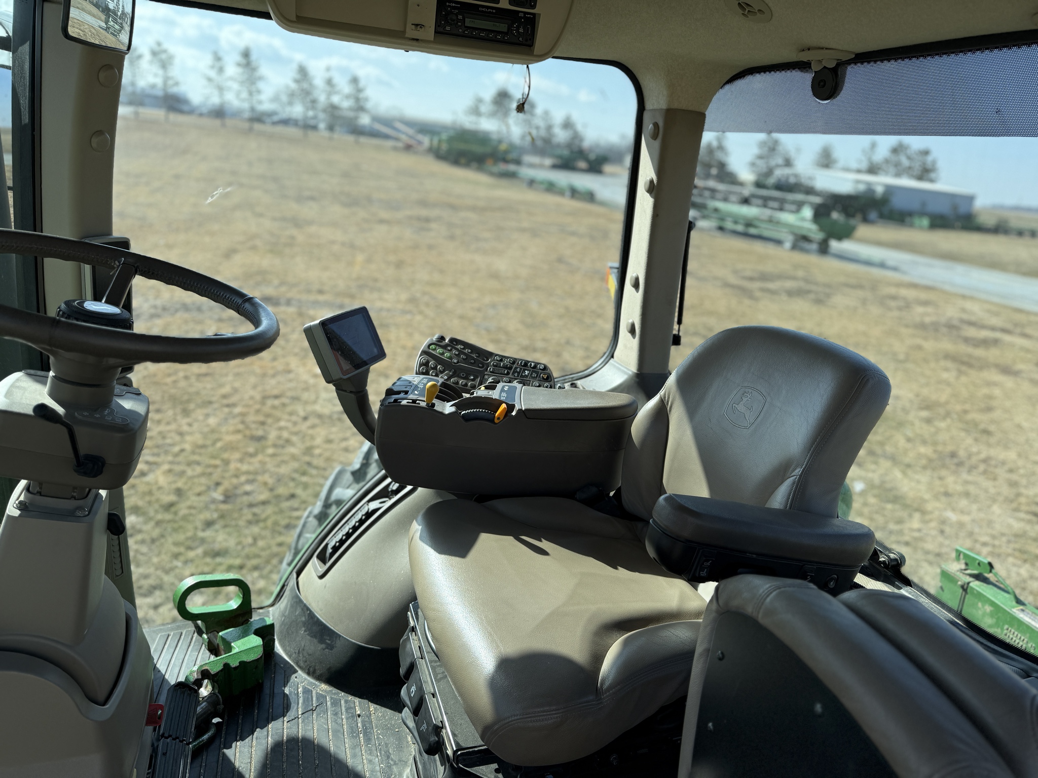 2010 John Deere 8270R Image 21