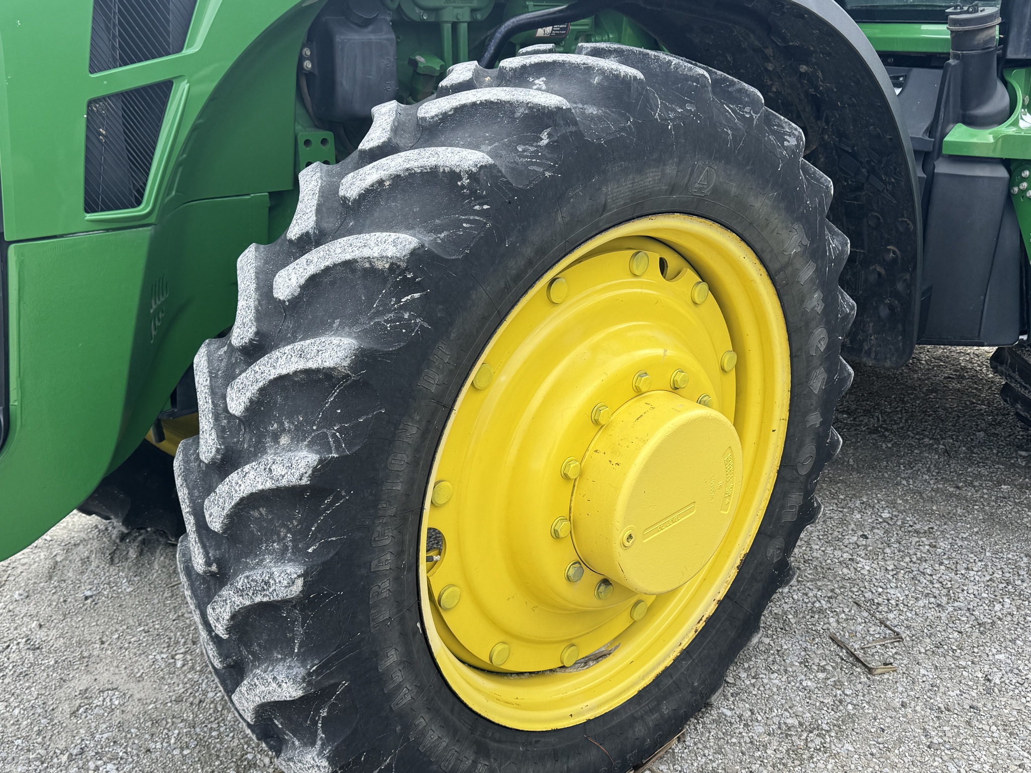 2010 John Deere 8270R Image 3