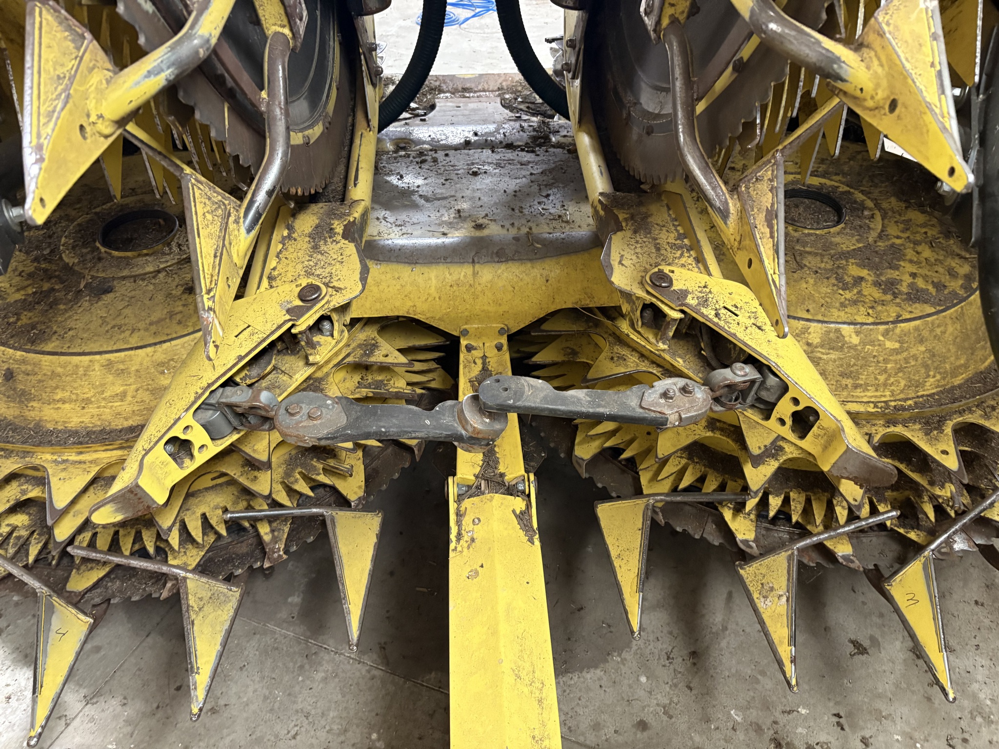 2022 John Deere 772 Image 7