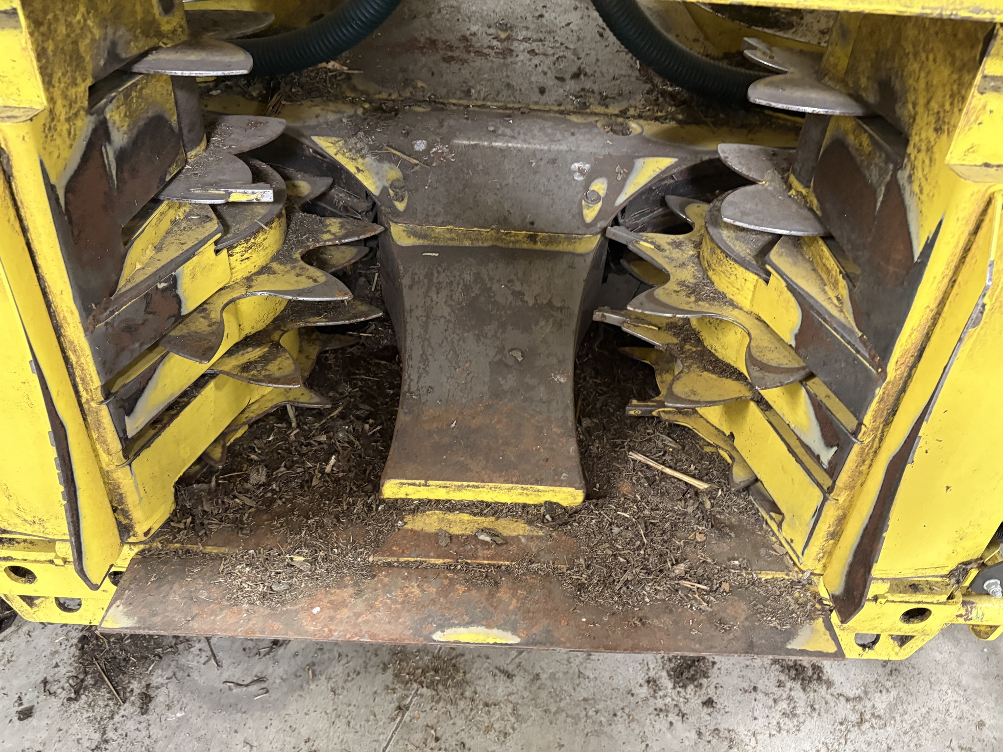 2022 John Deere 772 Image 1