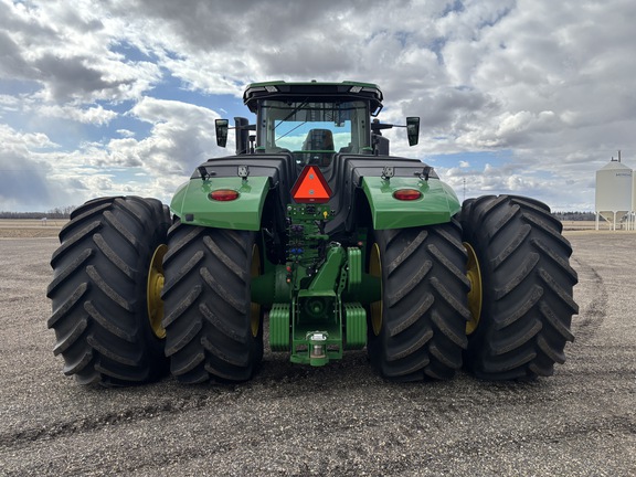 Used 2022 John Deere 9R 590 Articulated 4WD Tractors at Horizon Ag & Turf in Wetaskiwin, AB - Photo3