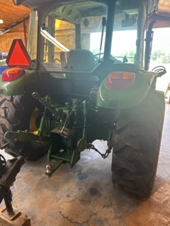 2015 John Deere 5055E Image 4