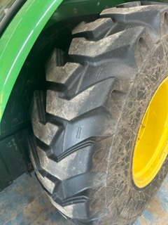 2015 John Deere 5055E Image 12