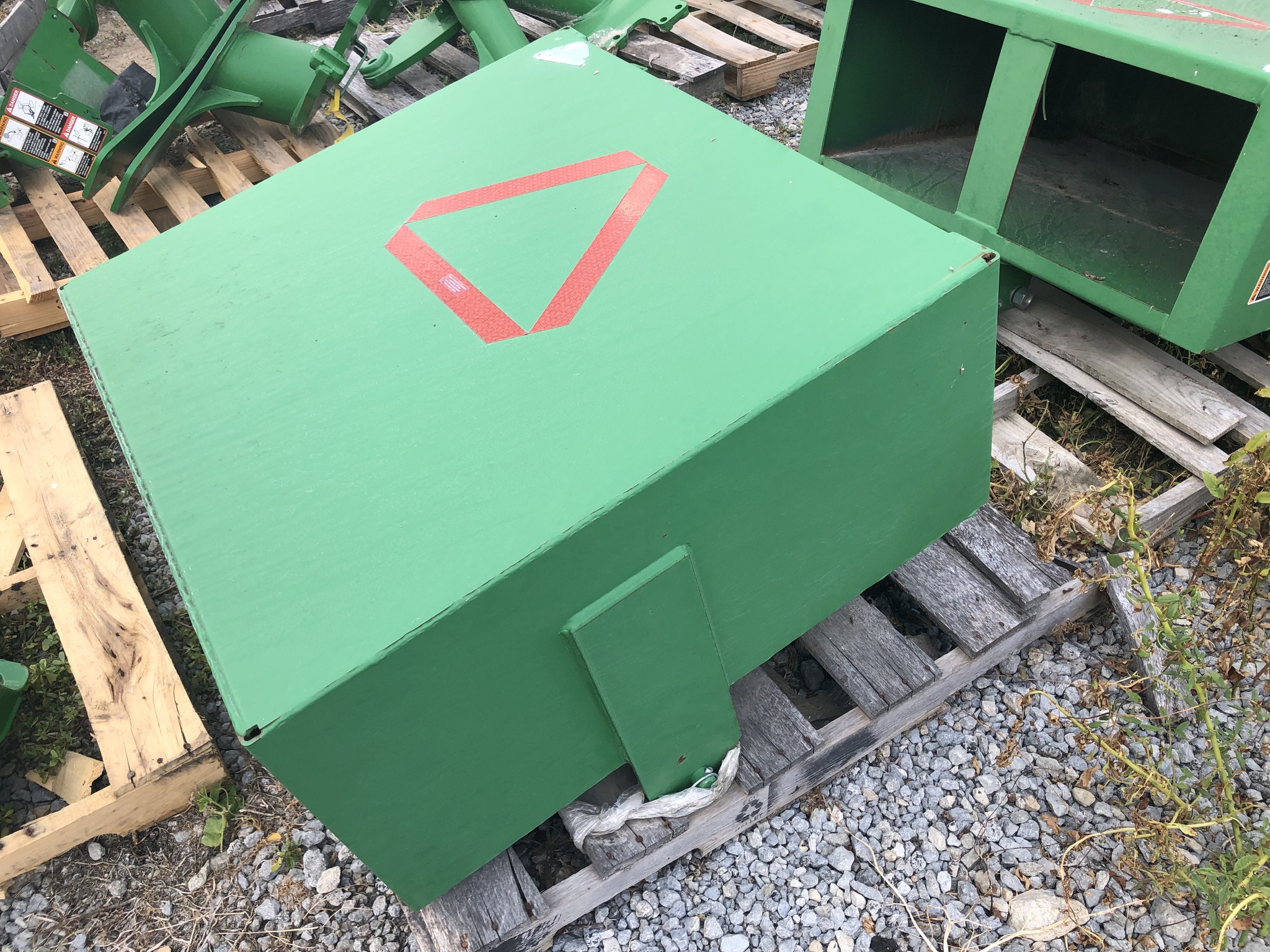John Deere 3PT. WEIGHT BOX Image 1