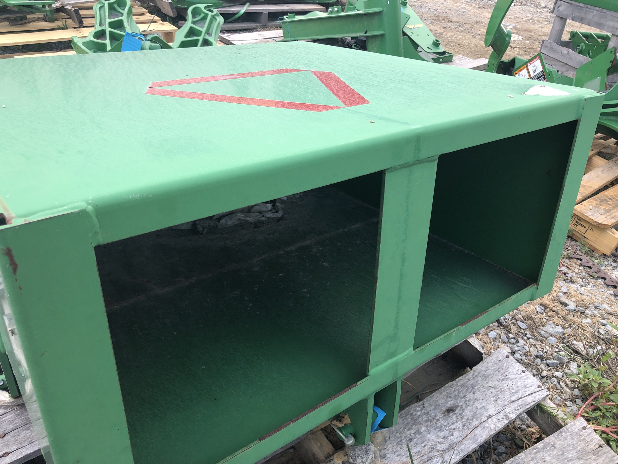 John Deere 3PT. WEIGHT BOX Image 3