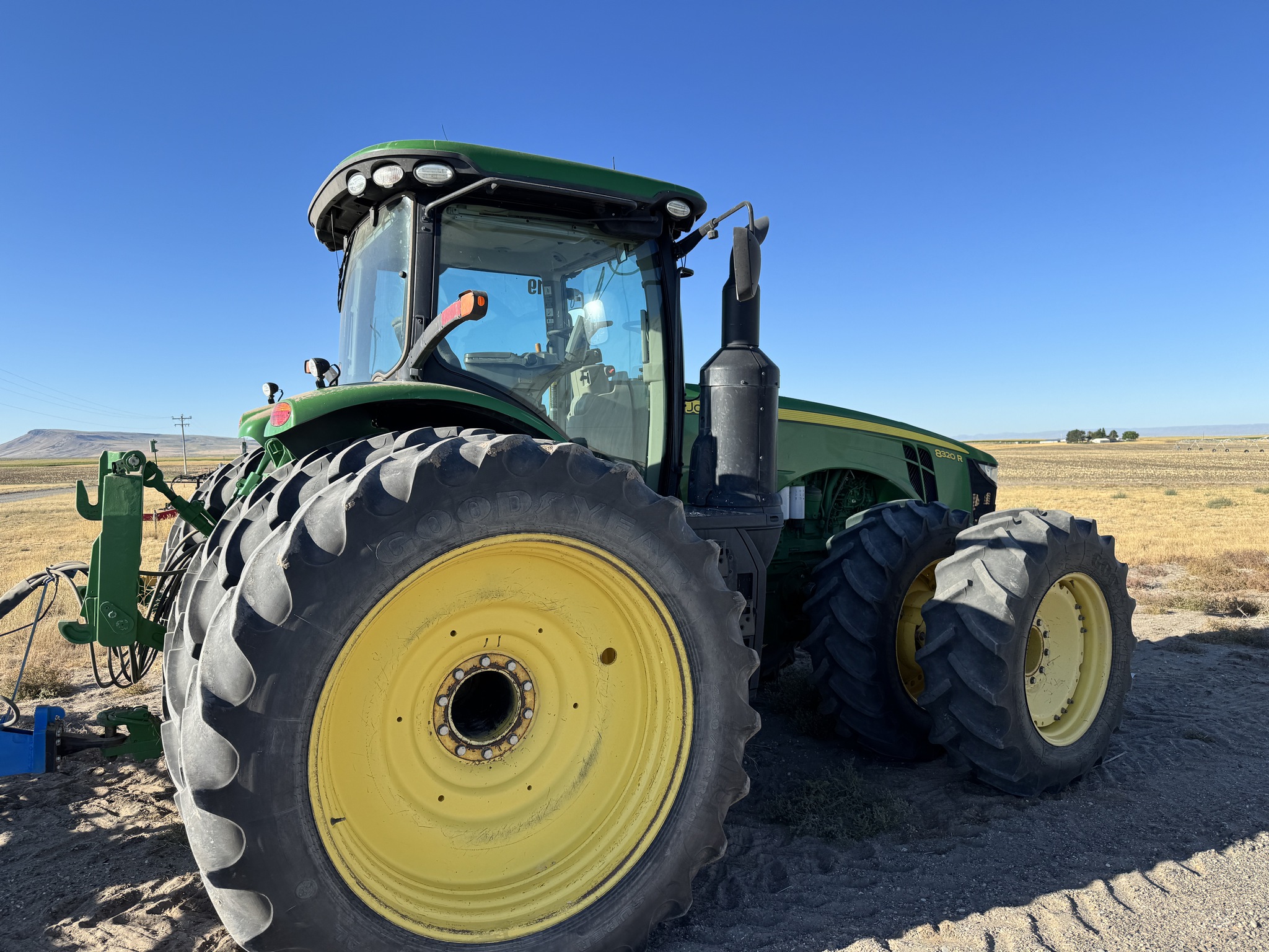 2017 John Deere 8320R Image 11