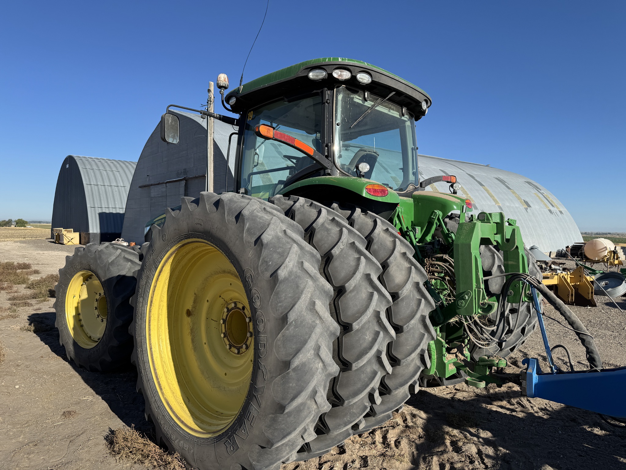 2017 John Deere 8320R Image 8