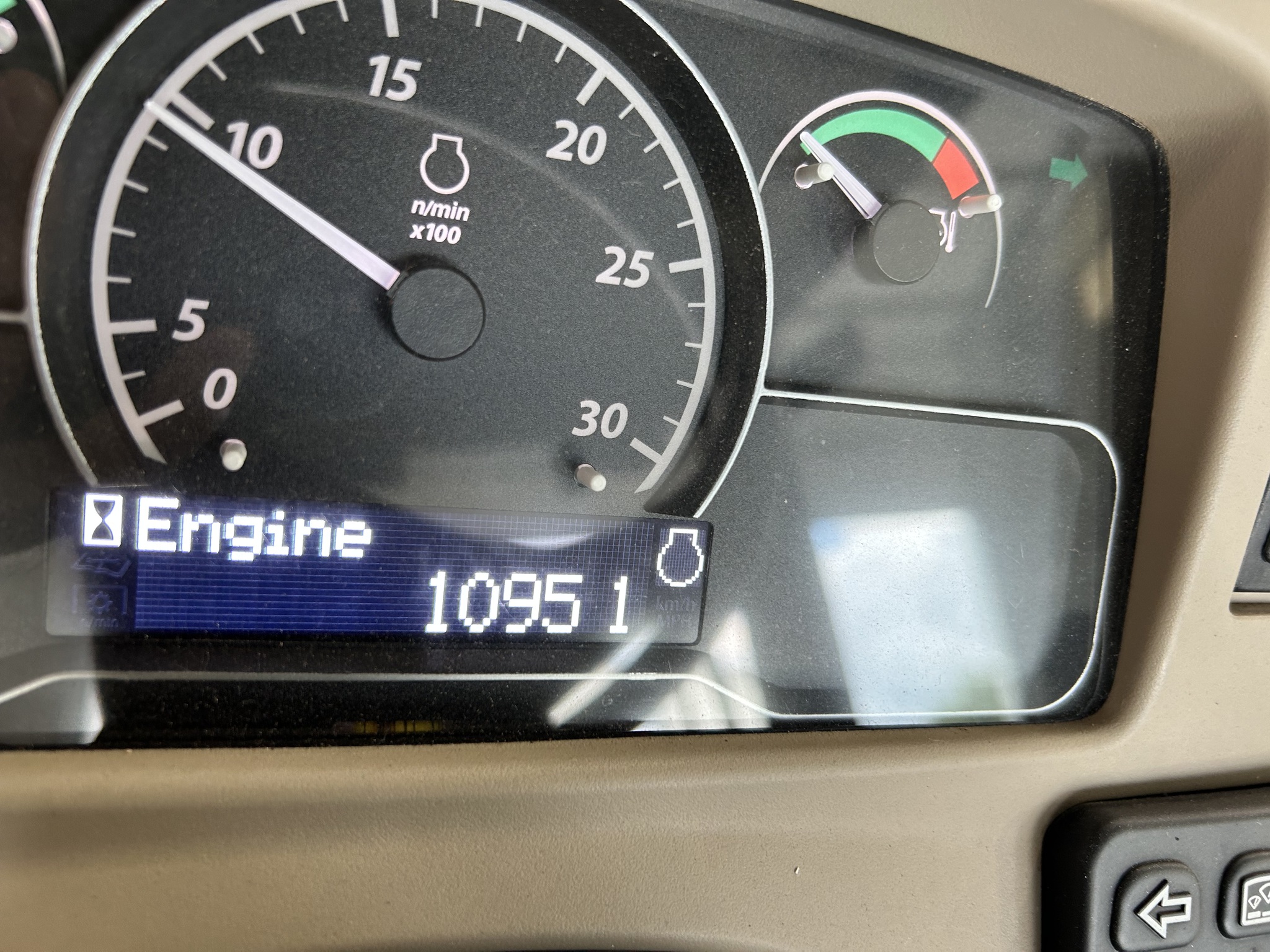 2021 John Deere 3039R Image 7