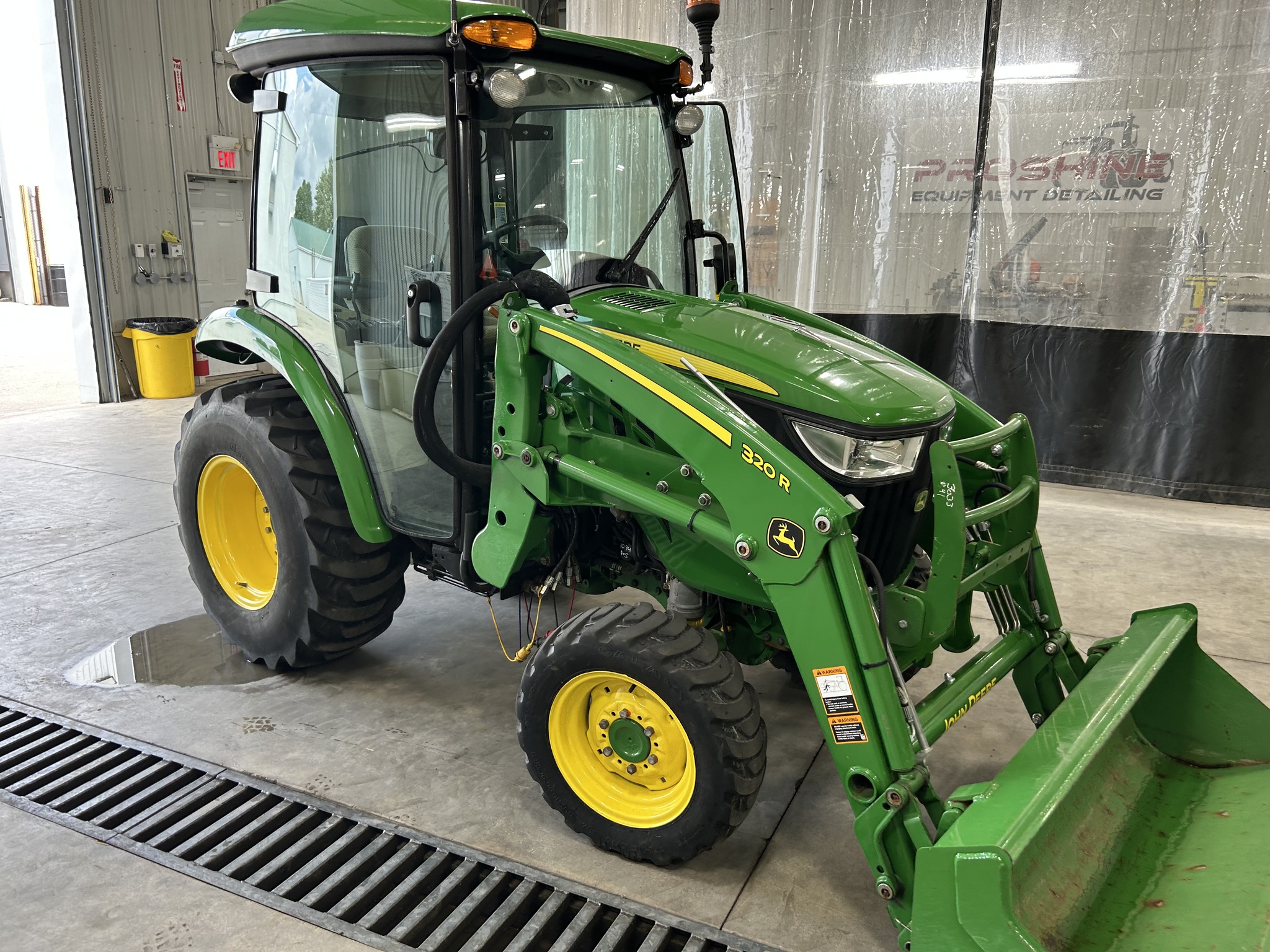 2021 John Deere 3039R Image 4